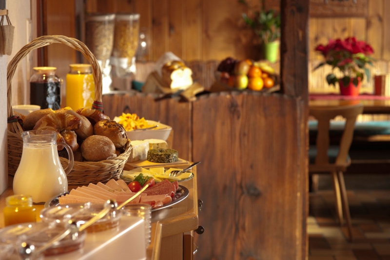 boulangerie-ST JEANNET-min_breakfast_buffet_food_restaurant_meal_hotel_plate_fresh-718745